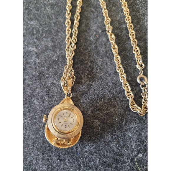 Vintage Clinton Gold Tone Tear Drop Pendant Necklace Clock 17 Jewels in working - Picture 4 of 5